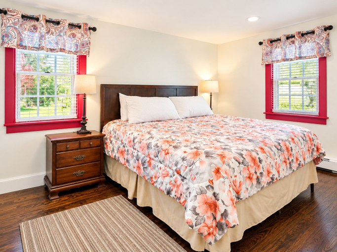 Bedroom 2, The Cottage Inn At Amos Lake, New London