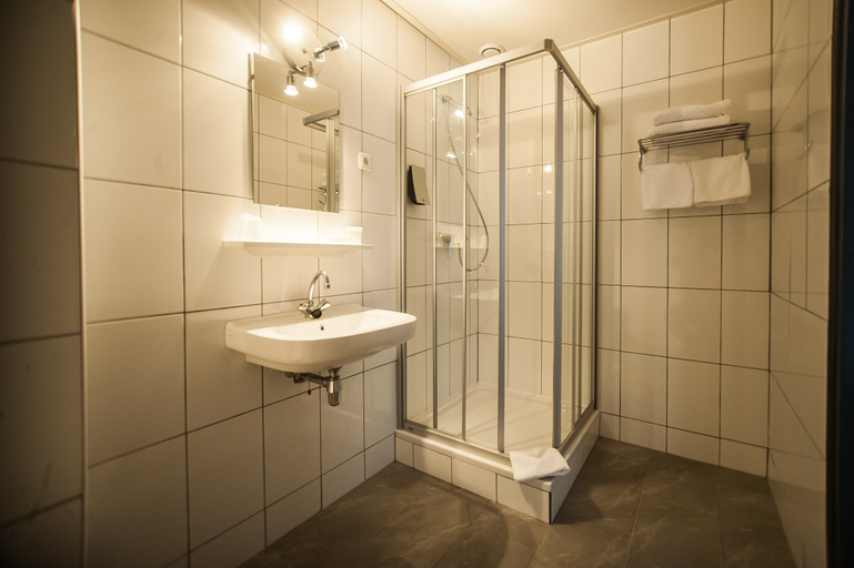 Bathroom, Hotel Taurus, Cuijk