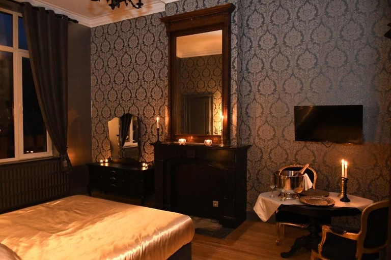 Bedroom 2, Vip room 209, Liège