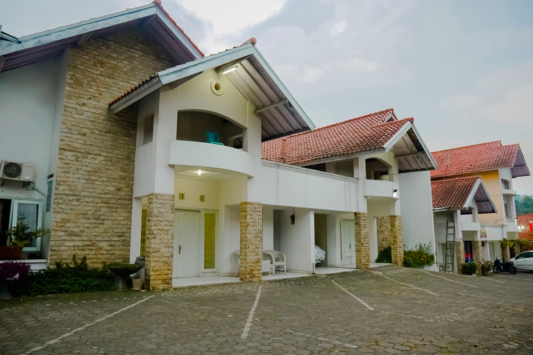 Exterior & Views 1, Rossan Villa, Bandung