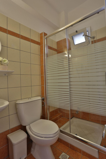 Bathroom 4, Irida Apartments, Central Macedonia