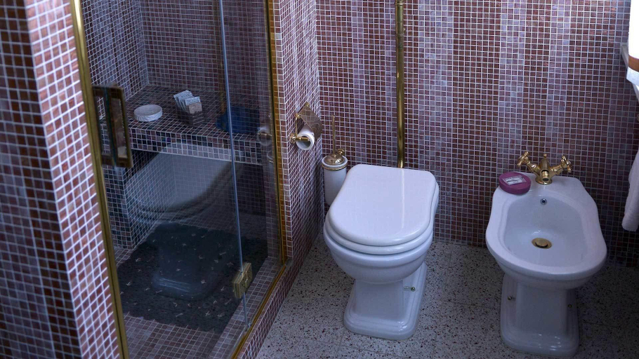 Bathroom 5, La Locanda Francigena, Lucca