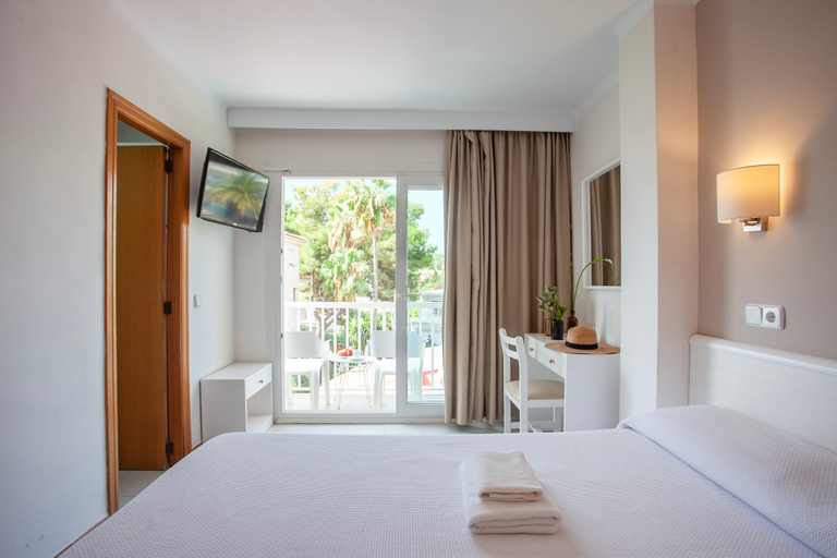 Room 4, Hostal Residencia Sutimar, Baleares