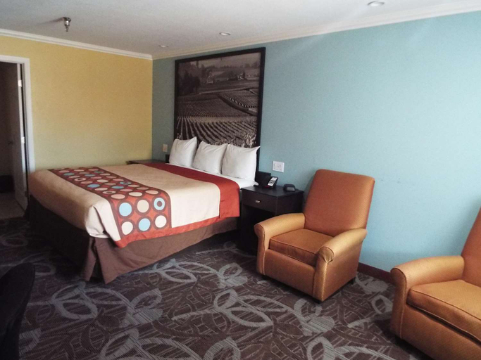 Room 4, SureStay Hotel by Best Western King City, Monterey
