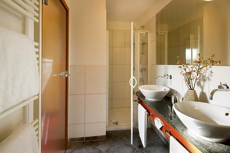 Bathroom 4, Felsentor, Südwestpfalz