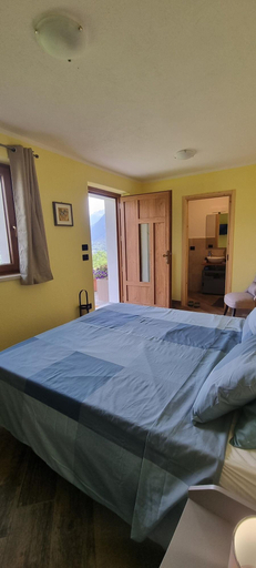 Bedroom 2, Lo Noyer Et Les Roses, Aosta