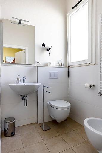 Bathroom 4, Centrale, Siena
