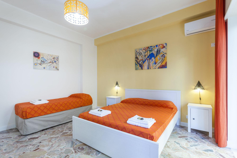 Bedroom 2, B&B La Primula, Napoli