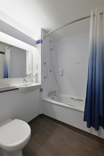 Bathroom 4, Travelodge St. Clears Carmarthen, Carmarthenshire