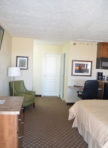 Bedroom 4, Rodeway Inn & Suites Battle Mountain North, Lander