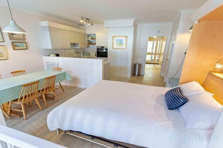 Room 2, Apt 16, Seaviews, Slps 5 Indoor Heated Pool, Devon