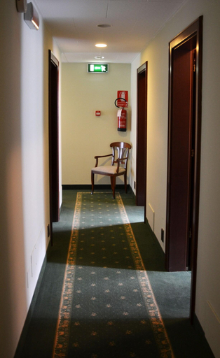 Lobby 3, De La Ville, Aosta