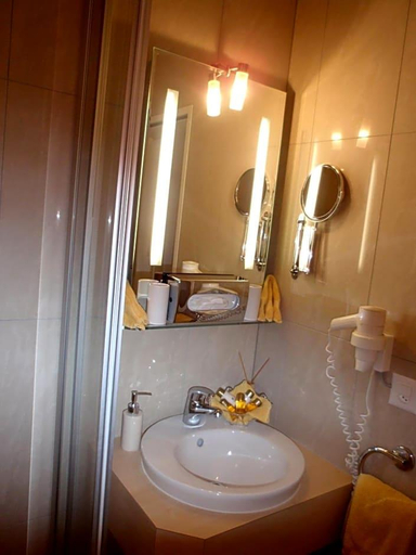 Bathroom 4, Garni Belmont, Obwalden