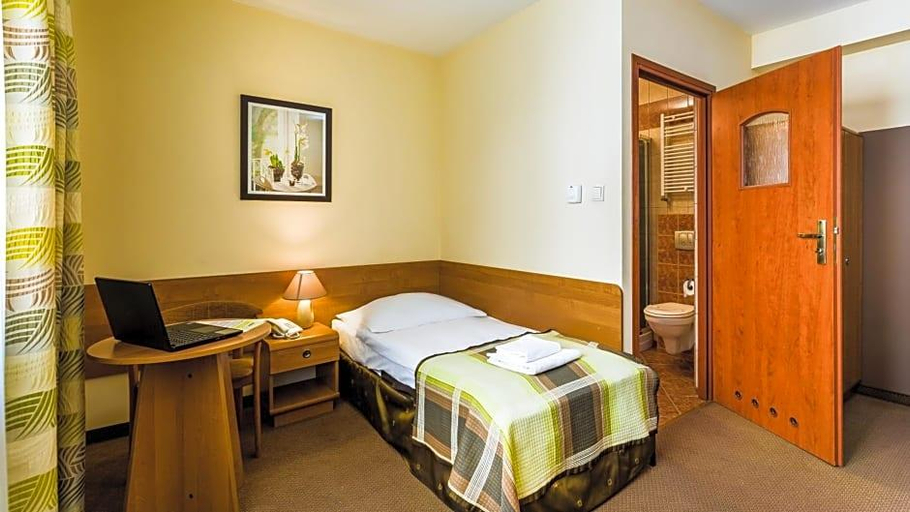 Bedroom 4, City Sm Spa & Wellness Hotel, Kraków City