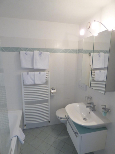 Bathroom 4, Panoramahotel, Kitzbühel