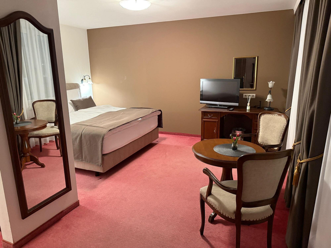 Bedroom 2, Kaiser Hotel Bregenz, Bregenz