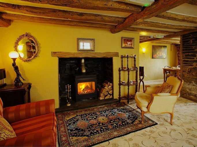Bar 5, Tinhay Mill Guest House, Devon