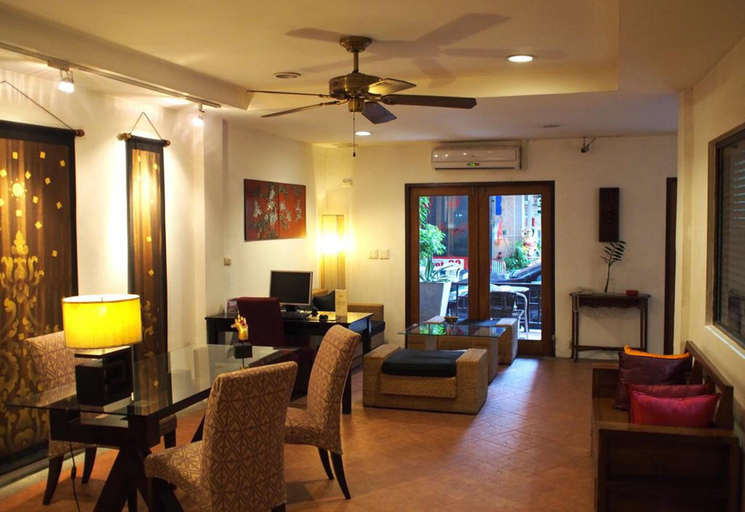 Public Area 2, Drop Inn Bangkok, Khlong Toey