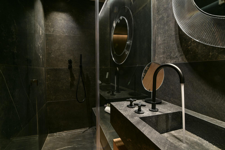 Room 3, Nikiou Suites, Attica