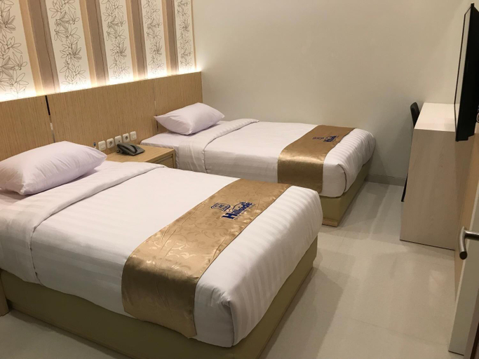 Room 2, Hillside Suite Guest House, Malang