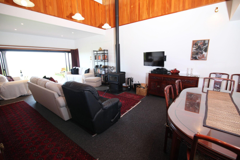 Public Area 3, Te Puru Beach Lodge, Thames-Coromandel