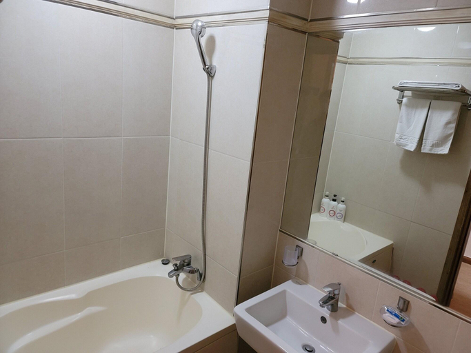 Bathroom 4, Newvera Tourist Hotel, Cheongju