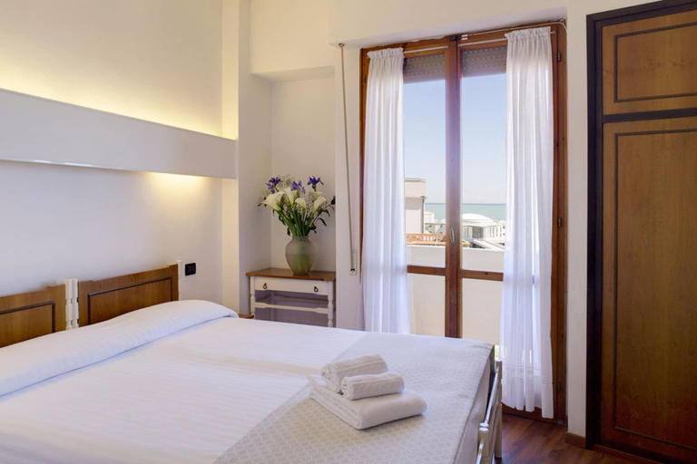 Room 3, Palace, Ancona