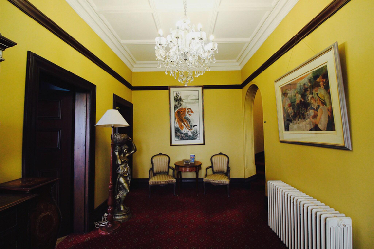 Public Area 3, The Manse, Hepburn - East