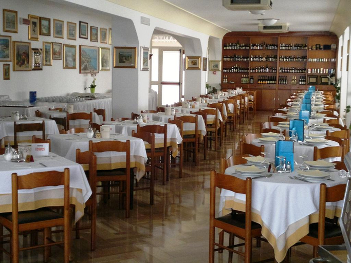 Food & Drinks 5, Central Park, Napoli