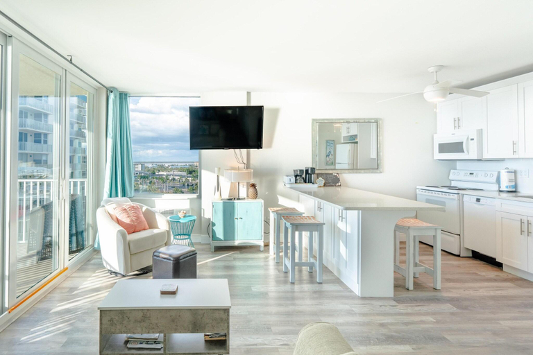 Lobby 4, Estero Beach & Tennis C 707 - Wkly, Lee