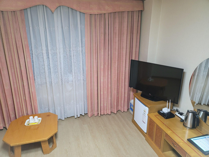 Bedroom 3, Newvera Tourist Hotel, Cheongju