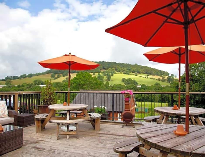 Public Area, USK AND RAILWAY INN, Powys