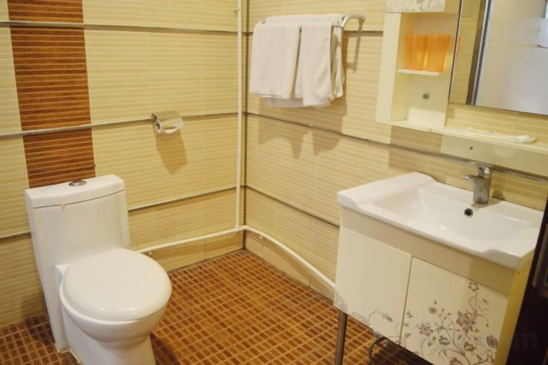 Bathroom 4, Binle Business Express Hotel, Shijiazhuang