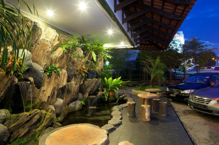 Others 1, Ria, Johor Bahru