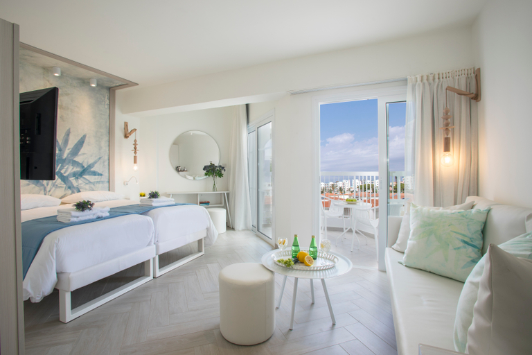 Bedroom 3, Infinity Blu - Designed for adults