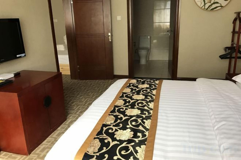 Bedroom 3, Junyue Baihe Theme Hotel, Karamay