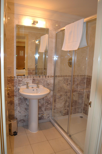 Bathroom 3, The Olde Windmill Inn, Norfolk