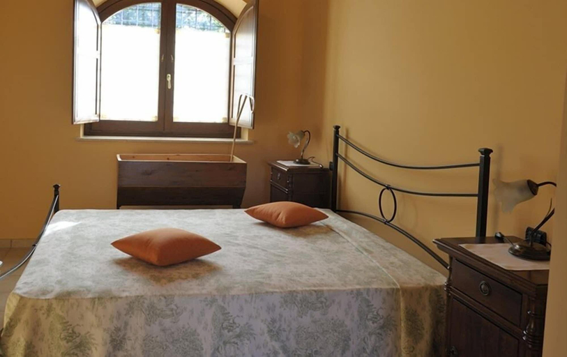 Bedroom 4, B & B Casale Frezzini, L'Aquila
