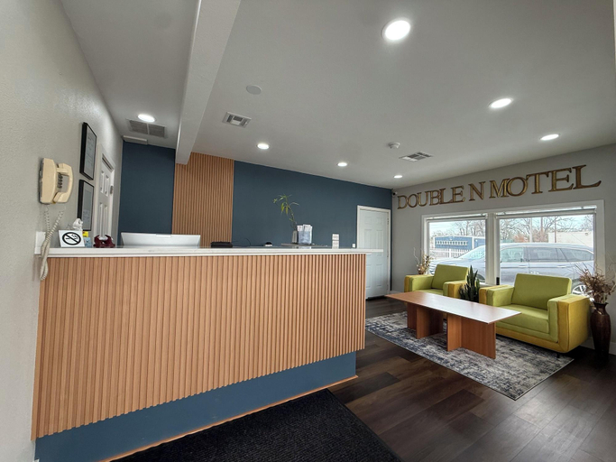 Public Area, Double N Motel, Osage
