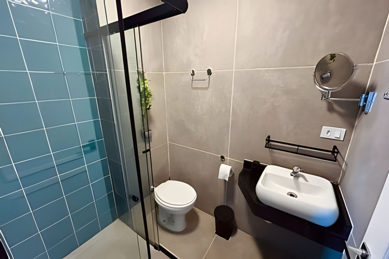 Bathroom 5, SHB - Pé na areia com serviço de praia, Guarujá