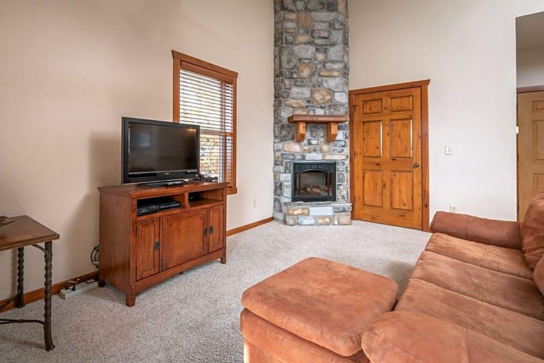 Public Area 3, The Lodges At Table Rock Lake By Capital Vacations, Stone