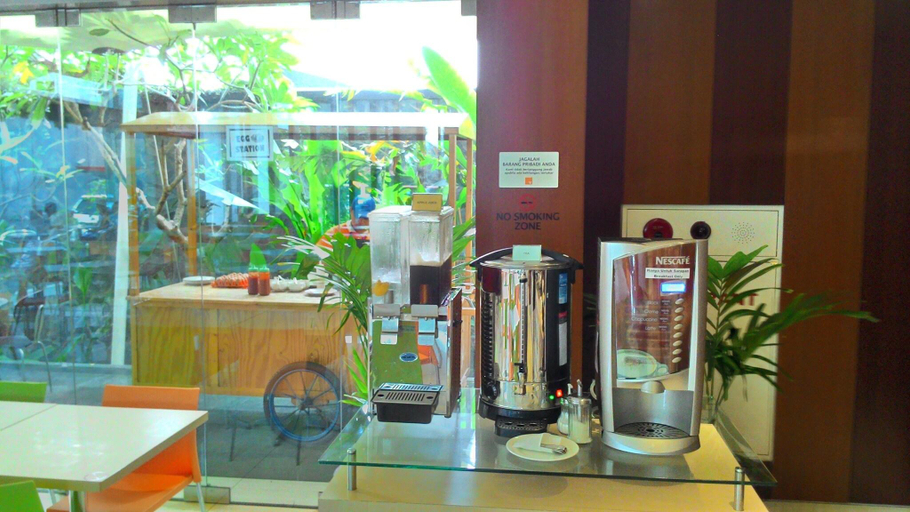 Restaurant 4, V Hotel Jakarta, South Jakarta