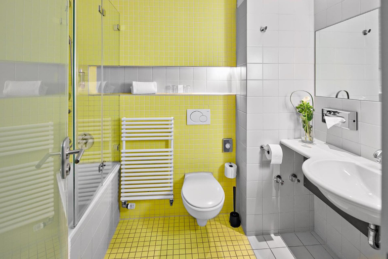 Bathroom 4, Hotel An Der Stadtmauer, Rems-Murr-Kreis