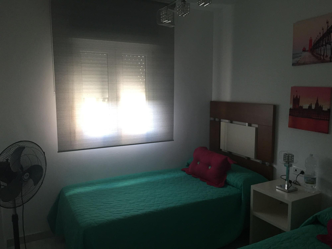 Bedroom 3, Apartamento Mi Capricho Con Vistas Al Mar Y Piscin, Málaga