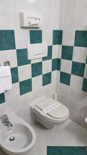 Bathroom 4, Hotel Dogana, Rimini