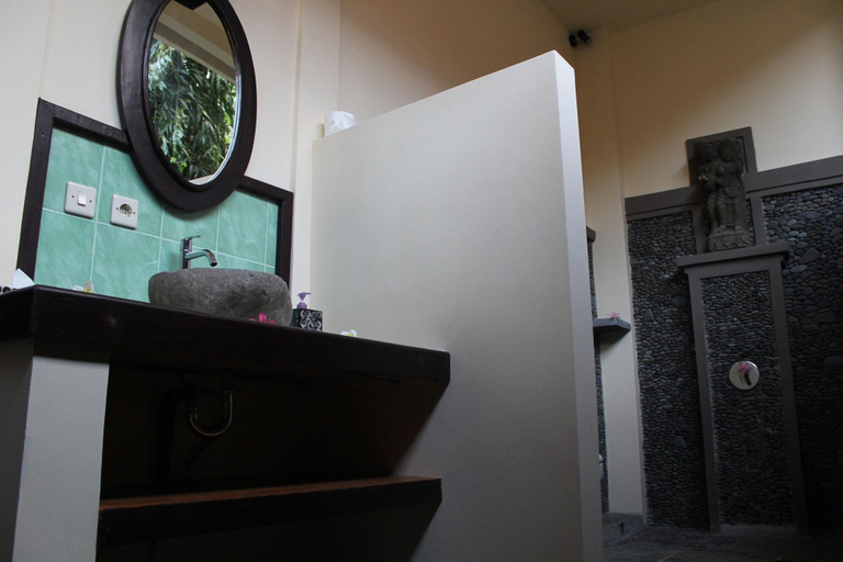 Bathroom 4, Man's Cottages and Spa, Buleleng