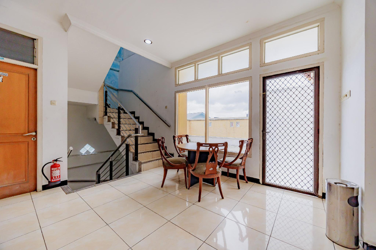 Lobby 3, Urbanview Hotel Artama Simpang Lima, Semarang
