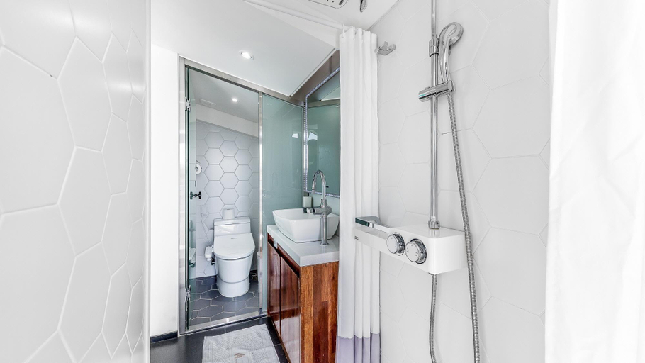 Bathroom 4, Namhae Pumda Pool villa Pension, Namhae