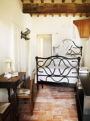 Room 5, Casedigello, Pisa