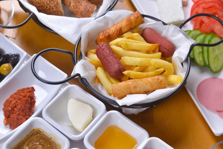 Food & Drinks 3, Madeen City Hotel, Merkez